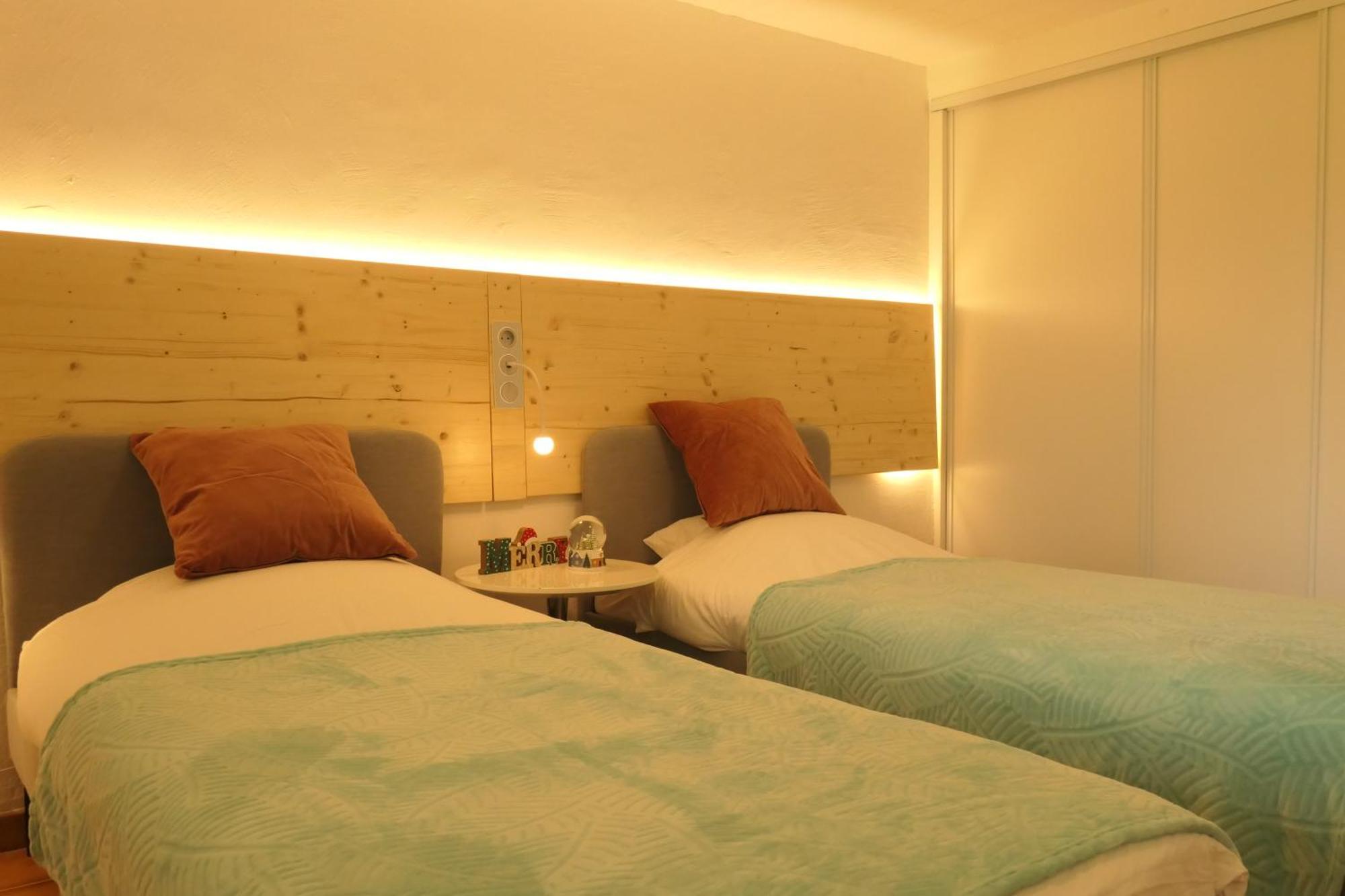 Appartement Familial Au Bord De La Marne, Jardin 8000M2, Piscine, Court De Tennis, Terrasse, Parking Gratuit Proche Disneyland Isles-les-Villenoy ภายนอก รูปภาพ