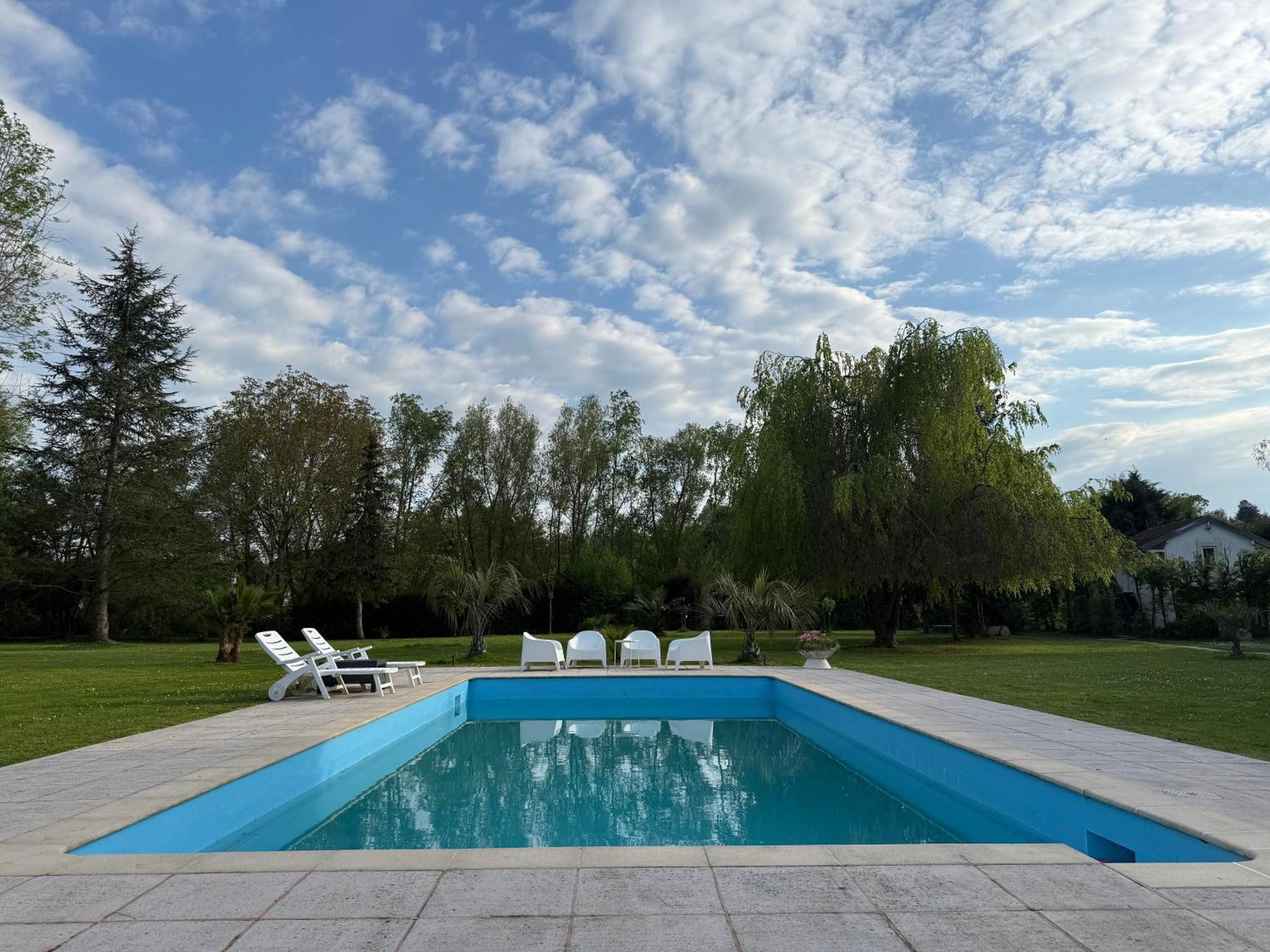 Appartement Familial Au Bord De La Marne, Jardin 8000M2, Piscine, Court De Tennis, Terrasse, Parking Gratuit Proche Disneyland Isles-les-Villenoy ภายนอก รูปภาพ
