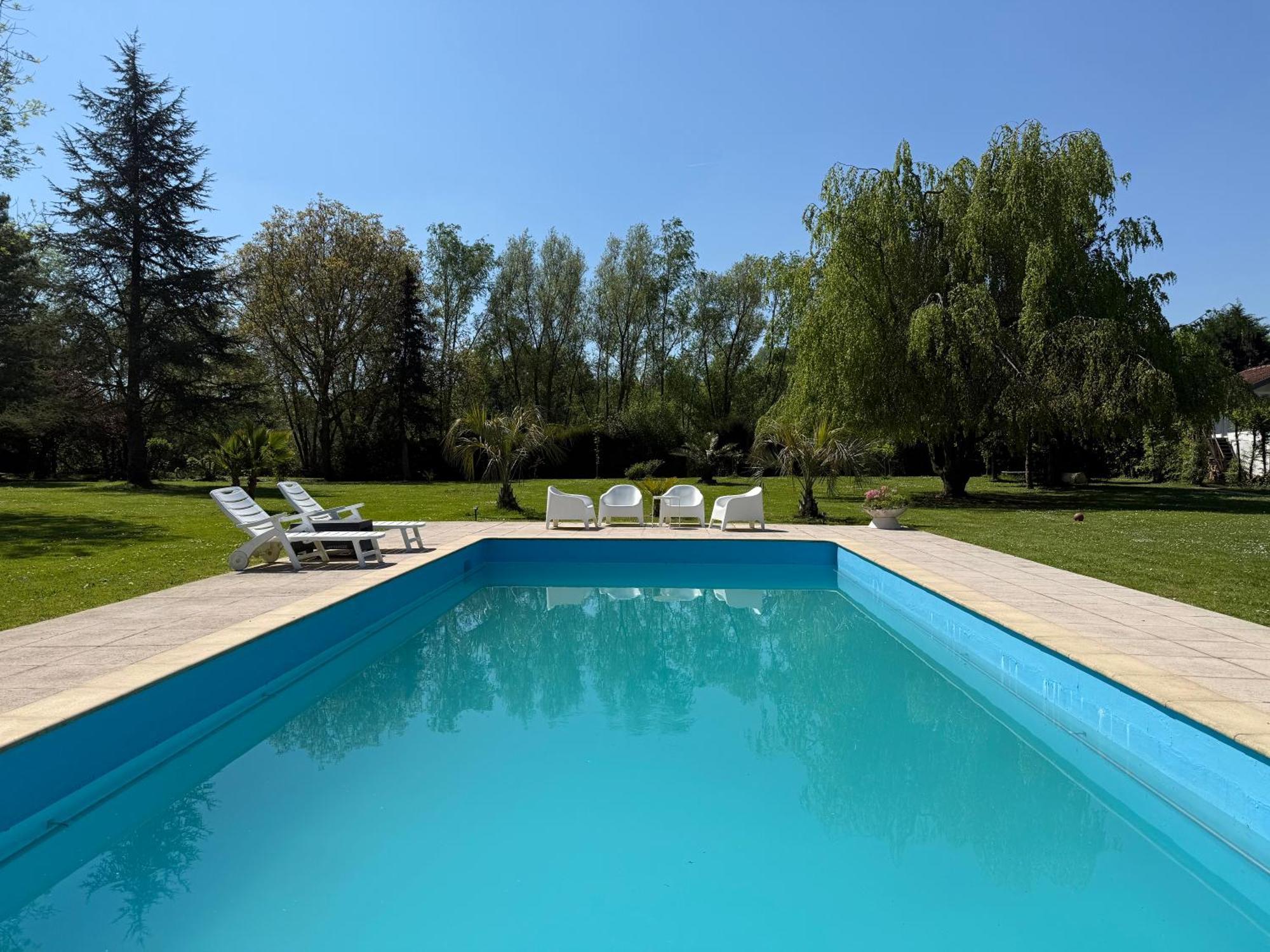 Appartement Familial Au Bord De La Marne, Jardin 8000M2, Piscine, Court De Tennis, Terrasse, Parking Gratuit Proche Disneyland Isles-les-Villenoy ภายนอก รูปภาพ