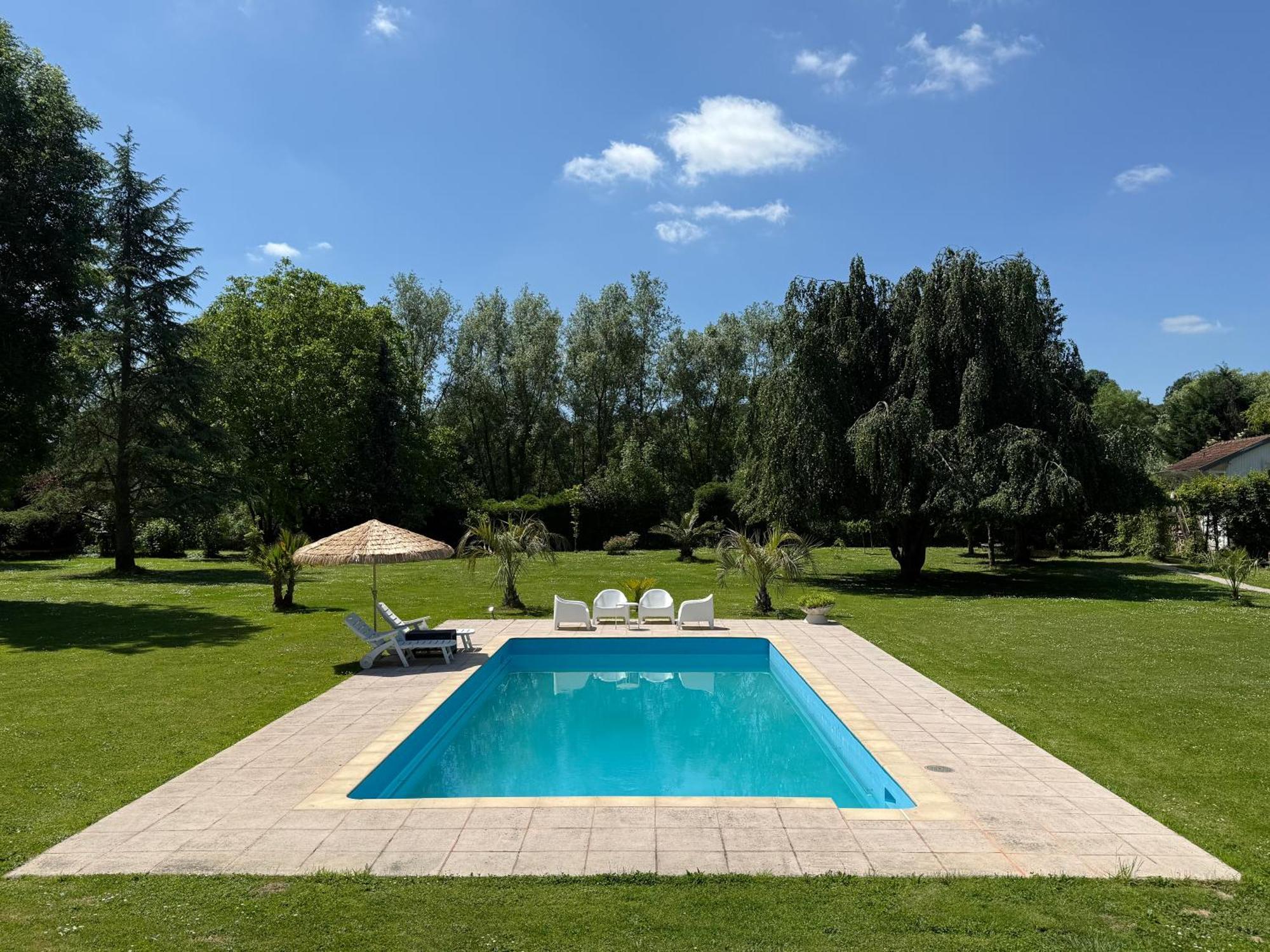 Appartement Familial Au Bord De La Marne, Jardin 8000M2, Piscine, Court De Tennis, Terrasse, Parking Gratuit Proche Disneyland Isles-les-Villenoy ภายนอก รูปภาพ
